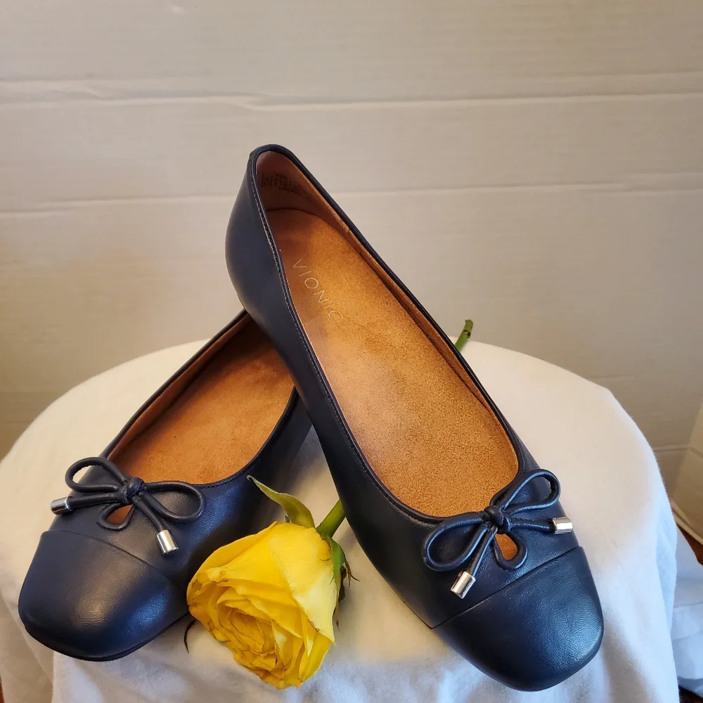 Vionic Klara Leather Navy Blue Ballet Flats, Size 8.5 Wide - Picture 2 of 12